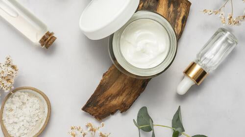 Soins visage : sérum ou crème, quelle différence pour la peau ?