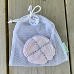 cotons à démaquiller lavables en tissu double face bouclette et microfibre avec sac de lavage, fabrication francaise, atelier NKL, galilee guyenne